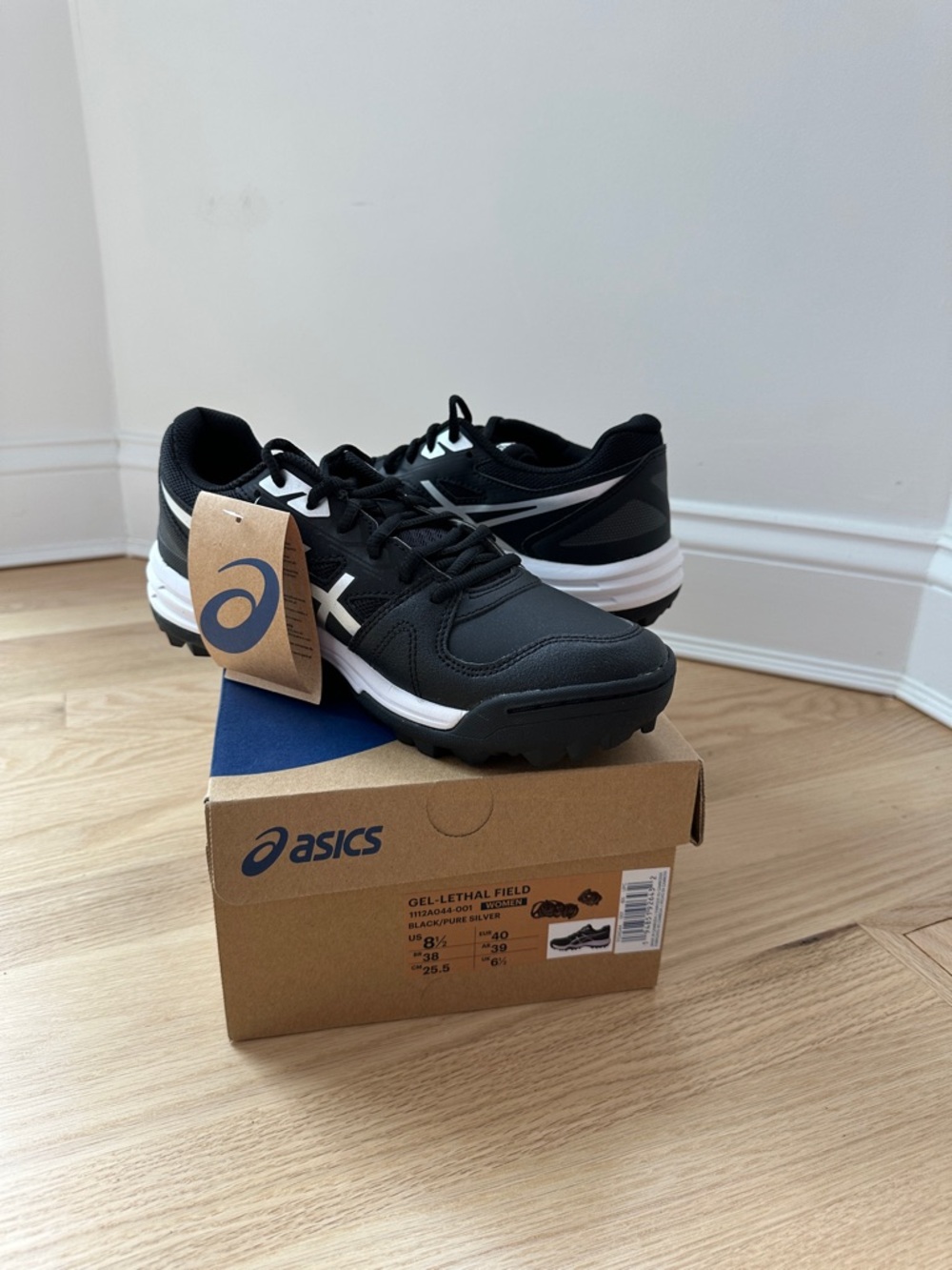 Asics Black and White Gel-Lethal Field Sneakers, Women’s 8 1/2